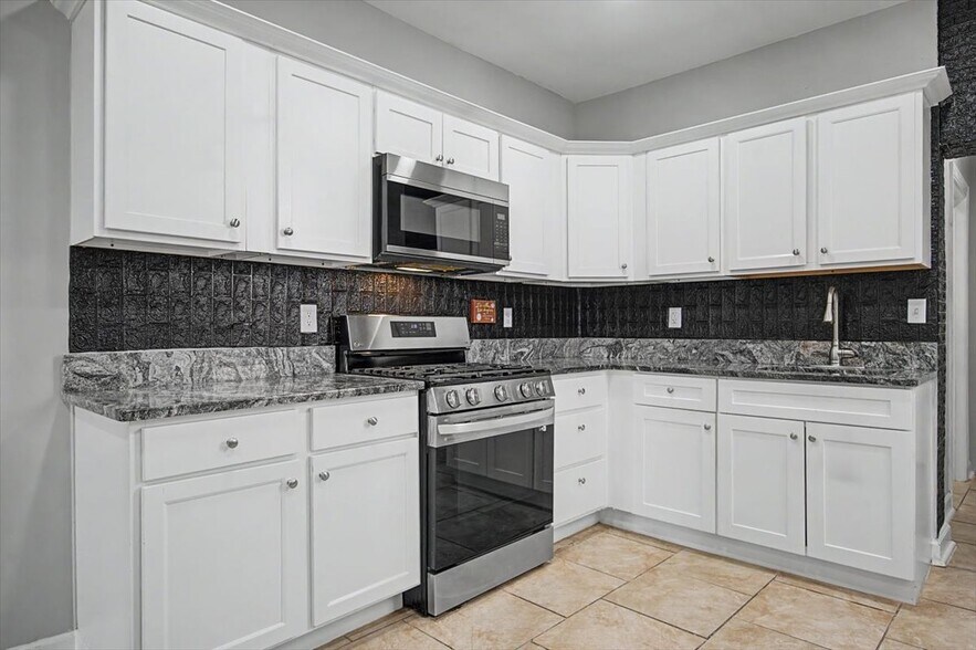 Building Photo - 203 N DuPont St