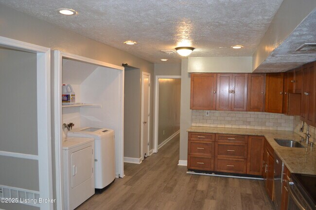 Building Photo - 1218 Constitution Dr