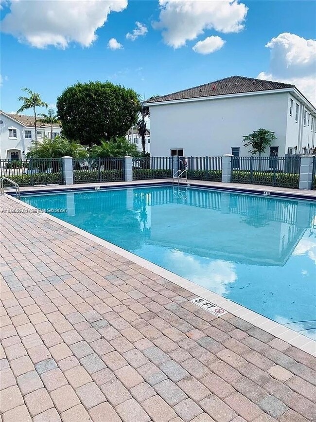 Building Photo - 2907 SE 15th Terrace