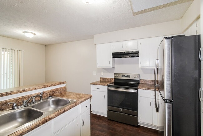 Building Photo - 819 Park Villa Way