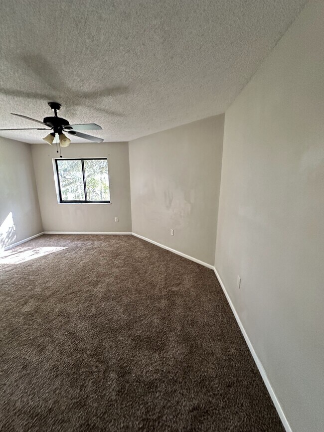 Building Photo - 10090 SE 106th Ln