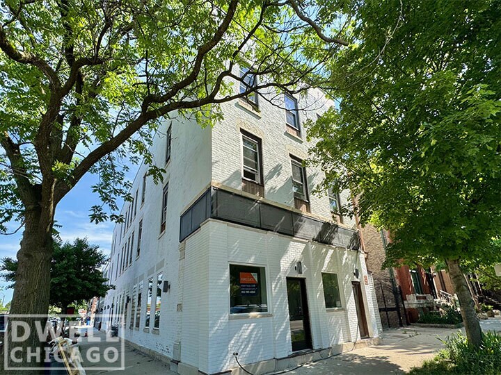 Building Photo - 1236 W Hubbard St