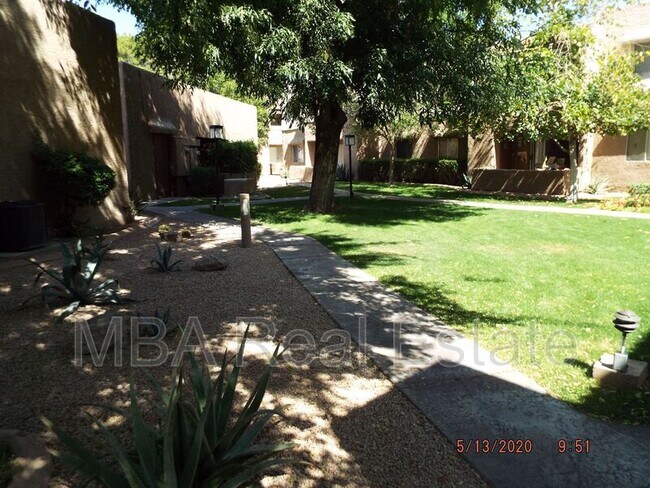 Building Photo - 4554 E Paradise Village Pkwy N