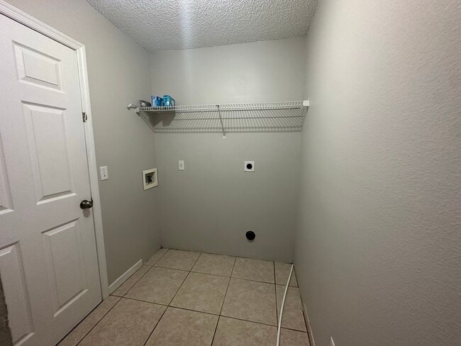Building Photo - 7864 Sagebrush Pl