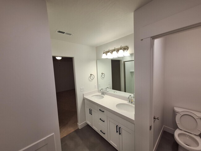 Building Photo - 5116 Rustic Patch Rd