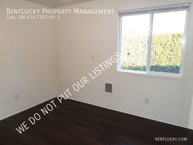 Building Photo - 218 3rd Ave SW