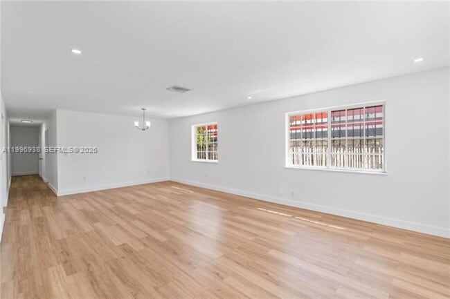 Building Photo - 361 E 39th St