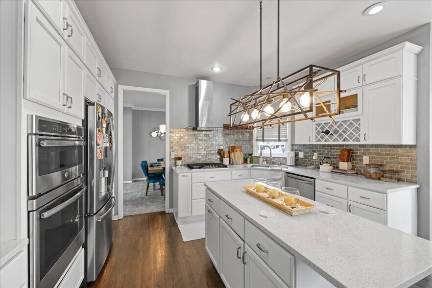 Kitchen - 8004 W 146th St