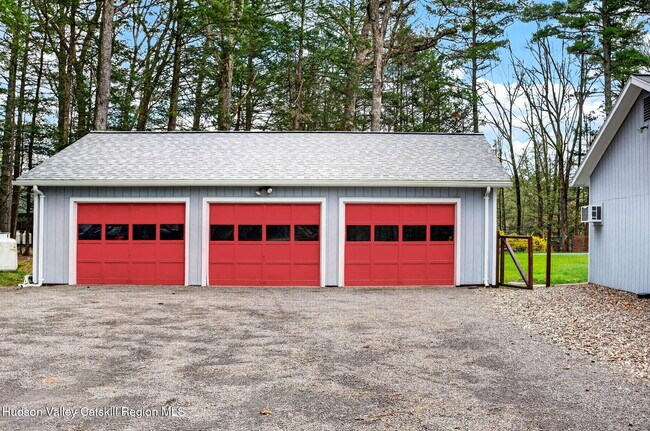 Building Photo - 64 Meher Cir