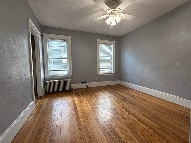 Building Photo - 20 Creston St