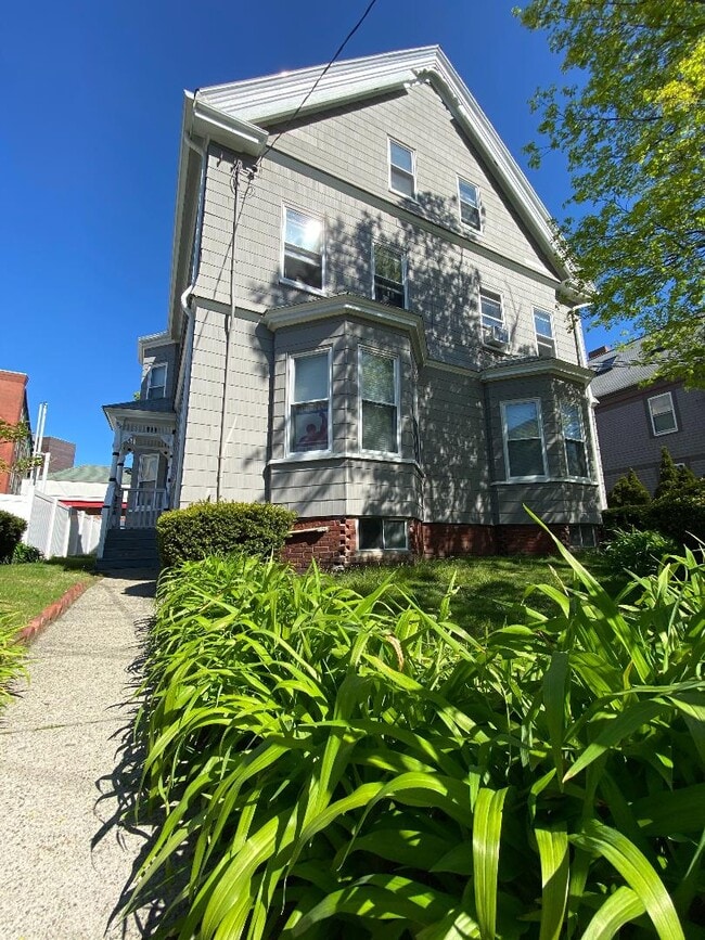 Building Photo - 5-7 Blake St. Unit 1