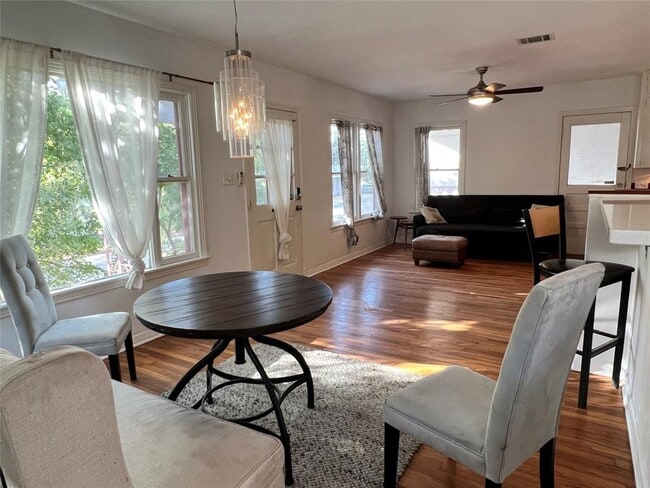 Building Photo - 4407 Lareina Dr