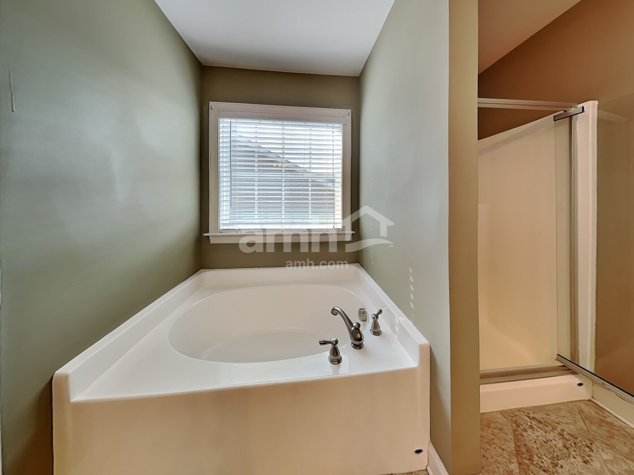 Building Photo - 1405 Yellow Wood Dr