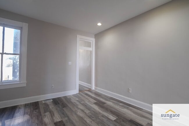 Building Photo - 3507 Elm Ave