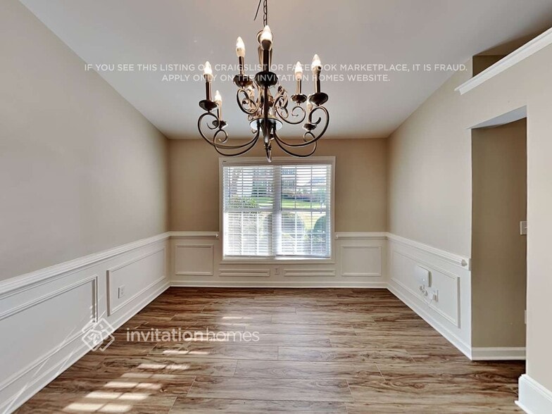 Building Photo - 930 Rock Elm Dr