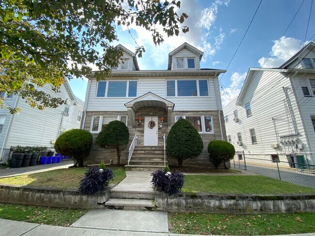 Primary Photo - 436 Fern Ave