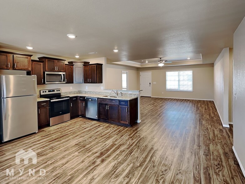 Building Photo - 2105 Misti Woods St