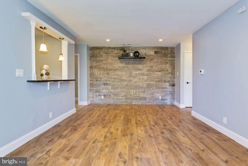 Building Photo - 114 Van Buren Rd