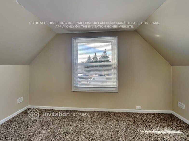 Building Photo - 4419 N Nagle Ave