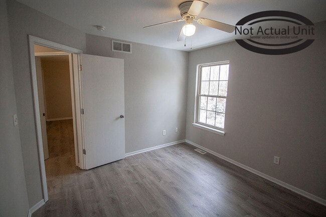 Building Photo - 1604 Citadel Dr