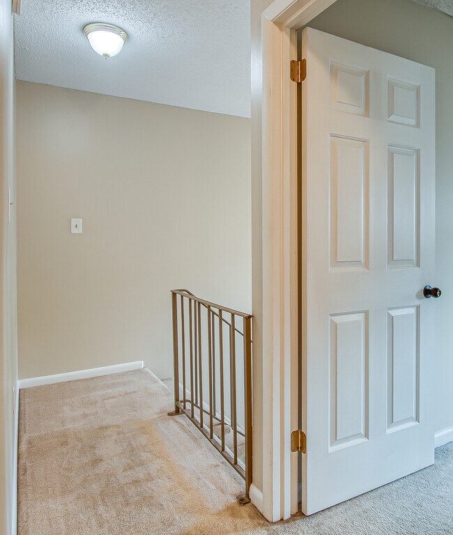 Building Photo - 7914 Gleason Dr