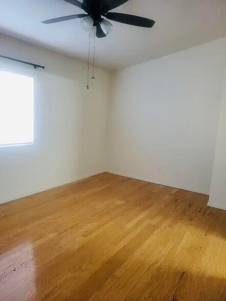 Primary room 2 - 4115 Poplar St