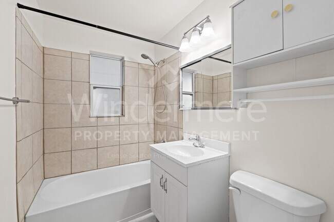 Building Photo - Super Cute 2 Bedroom Home In Northwest Spokane