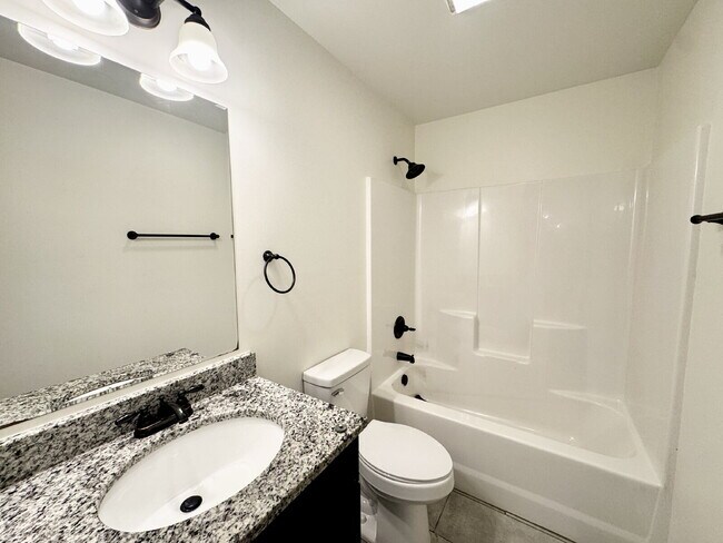 Building Photo - 3 Bedroom, 2 Bath w/ Immediate Availability in Walhalla