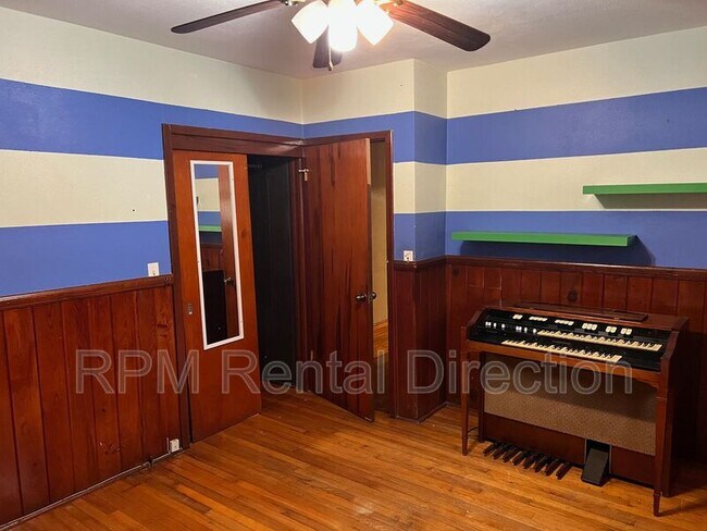 Building Photo - 2729 Broadway