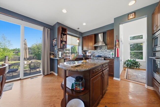 Building Photo - Stunning Mundelein Home on a Quiet Cul-de-Sac with Pond Views