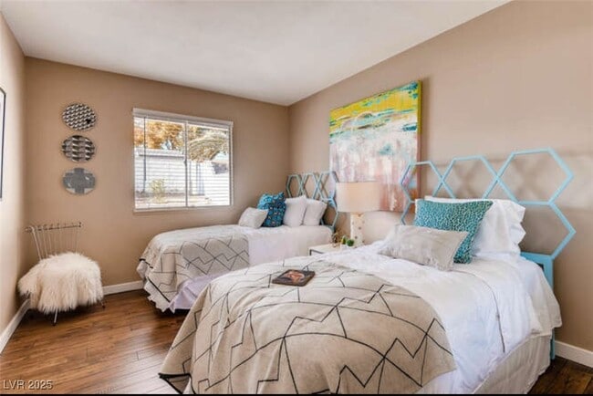 Building Photo - 4255 Hazelcrest Dr