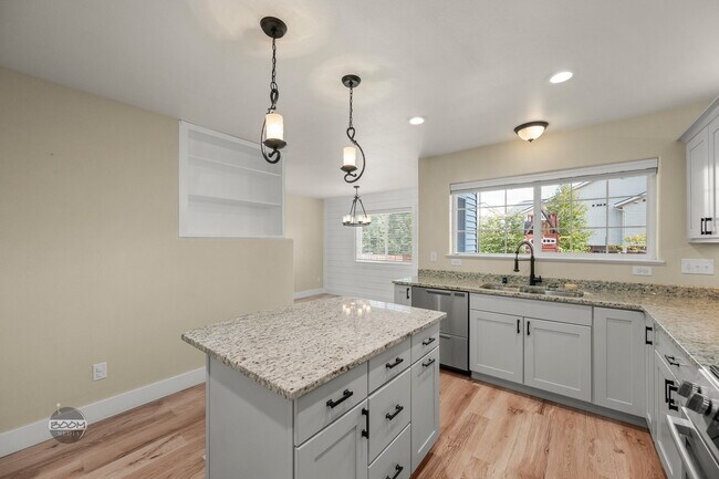 Building Photo - 11519 Discovery Park Dr