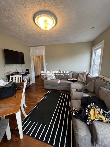 Building Photo - 59 Cedar St