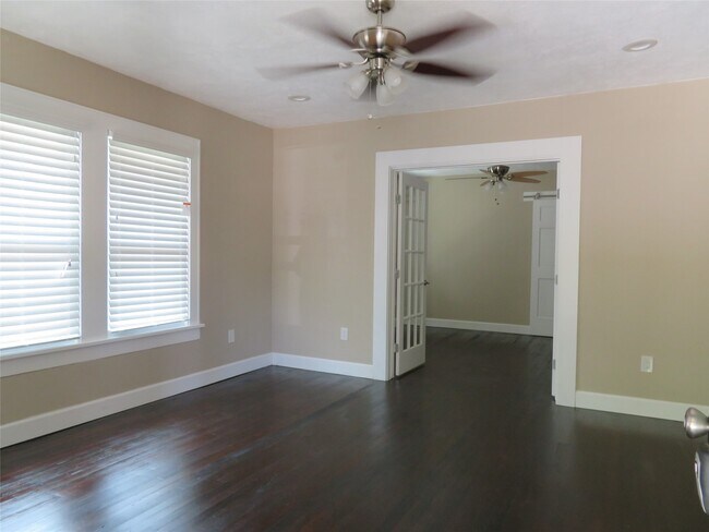 Building Photo - 12 Greenwood St