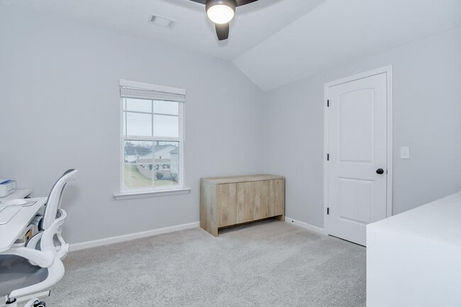 Building Photo - Haynes Station - 4 Bedroom 2.5 Bath