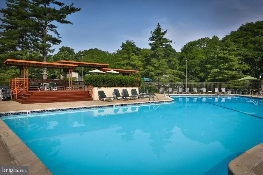 Building Photo - 1600 Hagys Ford Rd N