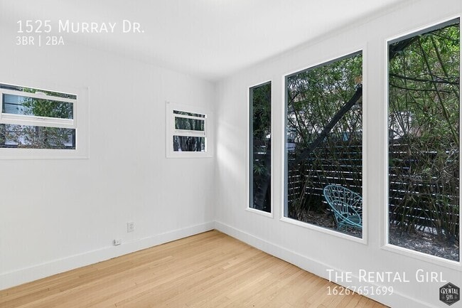 Building Photo - 1525 Murray Dr