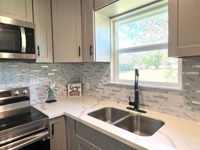 Building Photo - 1030 San Felipe Rd