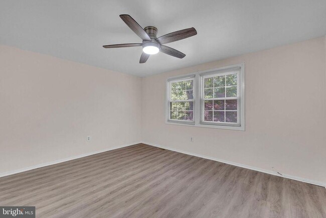 Building Photo - 40 Rittenhouse Dr