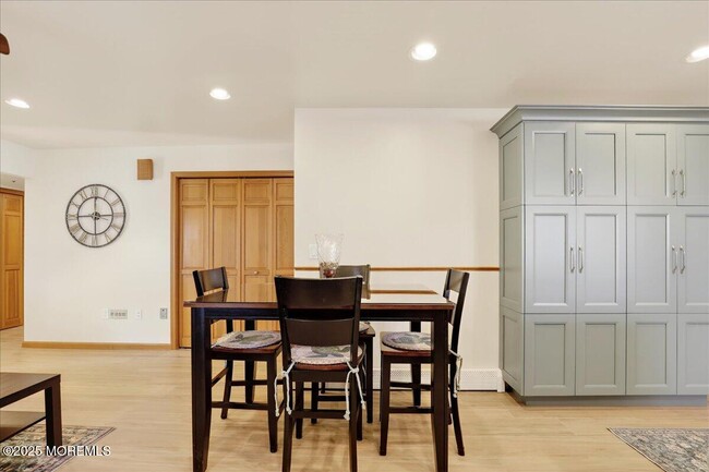 Building Photo - 8 Ortley Ave