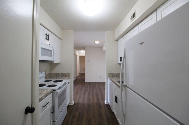 Building Photo - 1116 Blue Ridge Dr