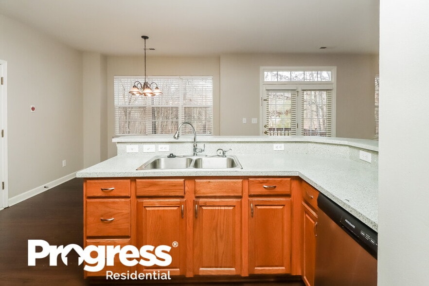 Building Photo - 234 Kendra Dr SW