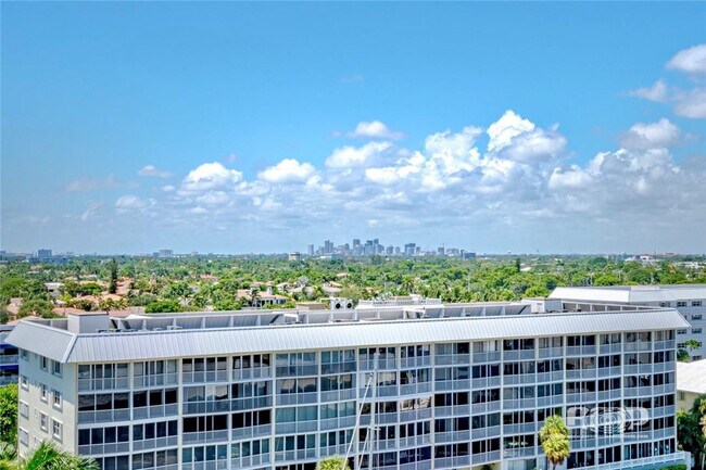 Building Photo - 3100 NE 48th St