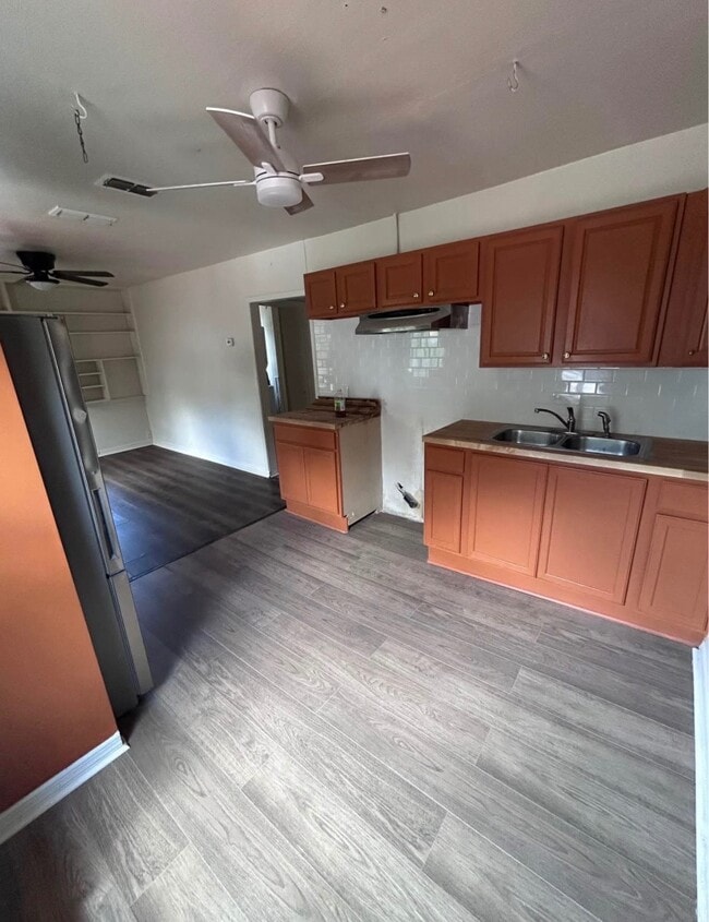 Building Photo - 5731 Mitchell Ct