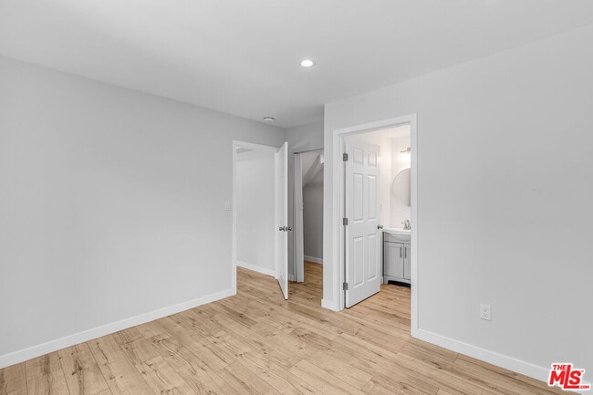 Building Photo - 6744 Arlington Ave