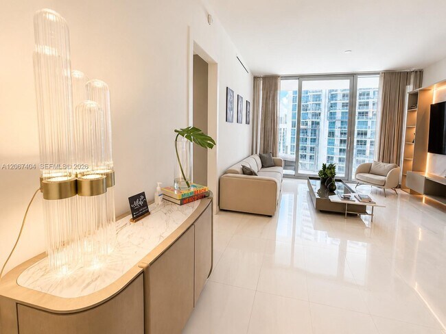 Building Photo - 300 Biscayne Blvd Way