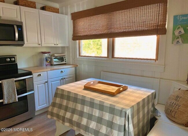 Building Photo - 1970 South St