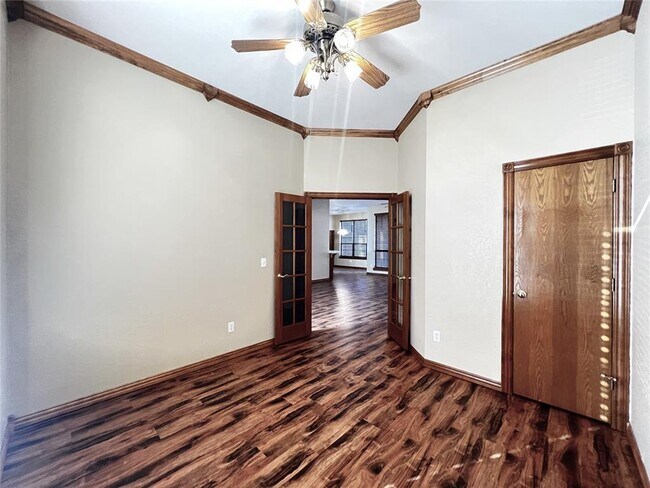 Building Photo - 113 S Mustang Rd