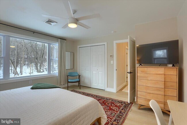 Building Photo - 1365 Roundtop Rd