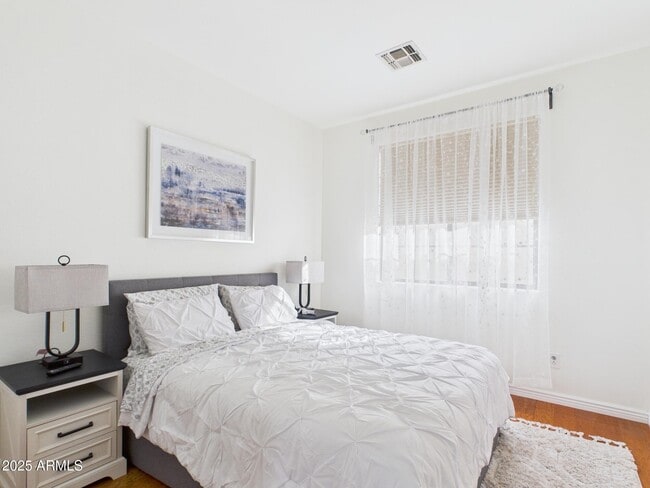 Building Photo - 2326 W Sleepy Ranch Rd